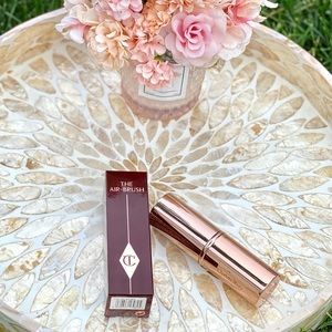 "The Airbrush" - Brand New brush. Retractable Bronzing brush. In original Box.